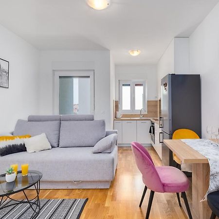 Apartment Roni + Besplatan Parking Задар Экстерьер фото