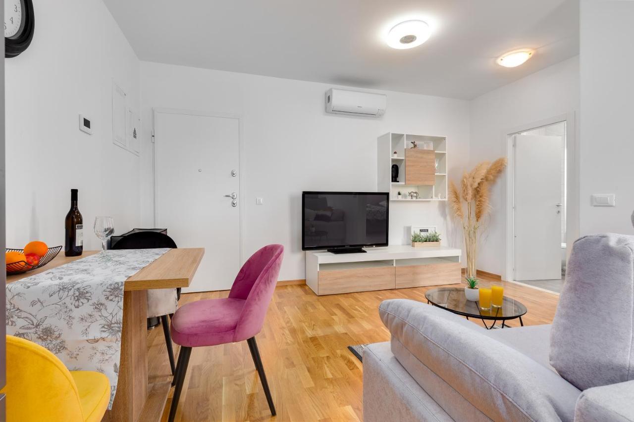 Apartment Roni + Besplatan Parking Задар Экстерьер фото