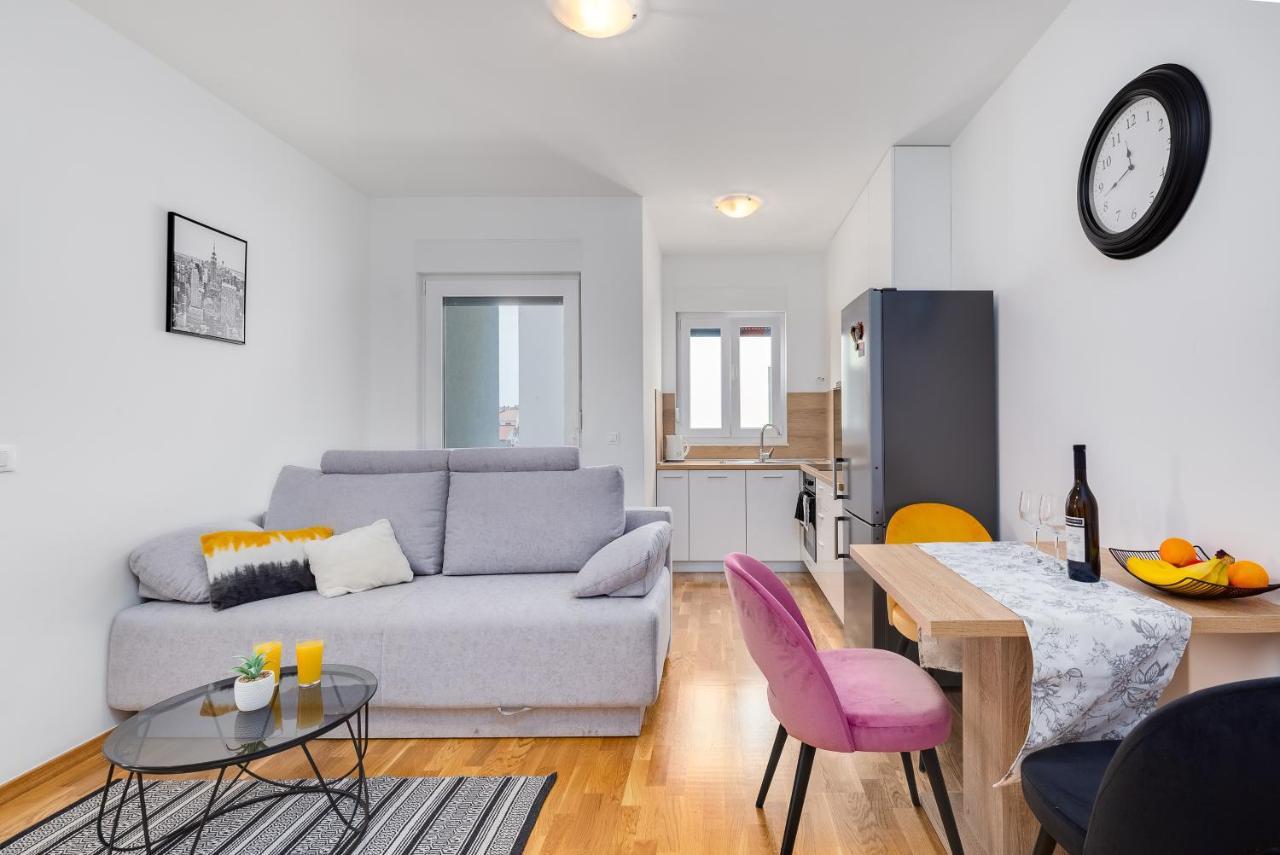 Apartment Roni + Besplatan Parking Задар Экстерьер фото