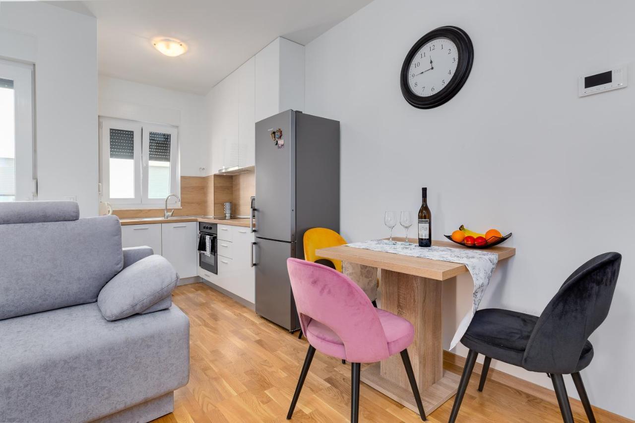 Apartment Roni + Besplatan Parking Задар Экстерьер фото